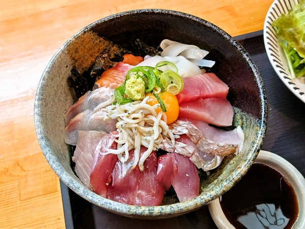 海鮮丼