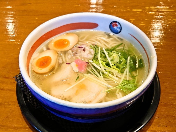 波の花の味玉塩ラーメン