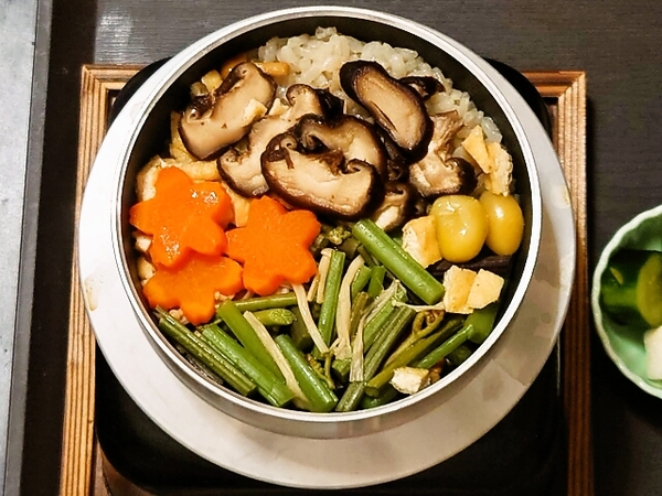 山菜釜飯