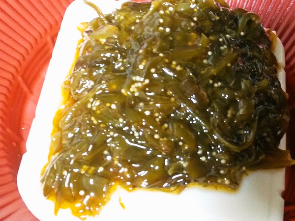 子持ちメカブ豆腐