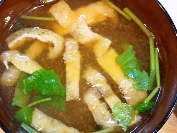 洋食店の味噌汁