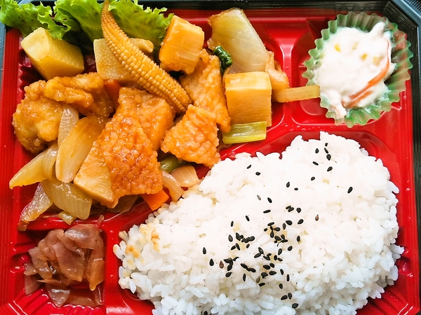 紋甲イカと野菜のXO醤炒め弁当