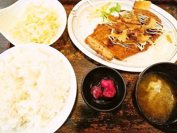 お好み焼き風メンチカツ定食