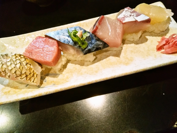 デカネタ寿司