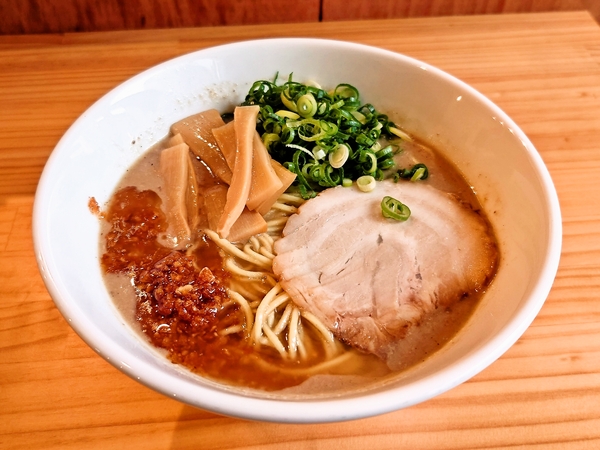 吉見製麺＠京都・福知山の焦がしニンニク豚骨（大）