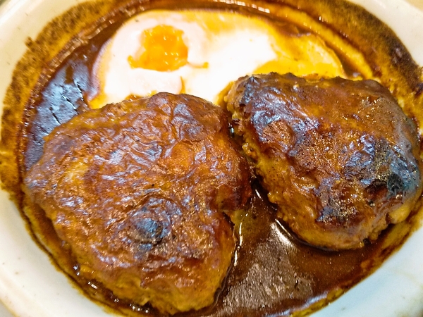 煮込みハンバーグ