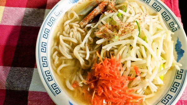 野菜味噌ラーメン　自家製麺、自家製スープ