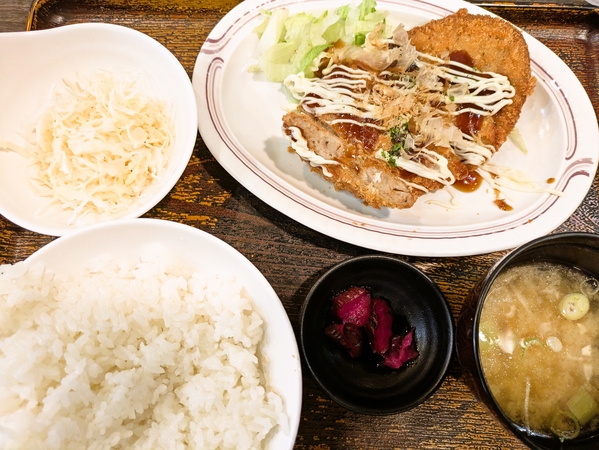 お好み焼き風メンチカツ定食