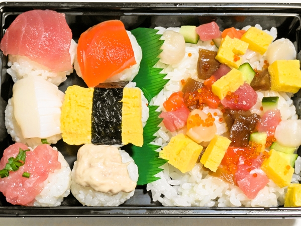 手まりとミニちらし寿司