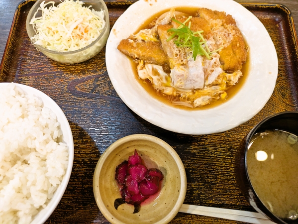 煮カツ定食