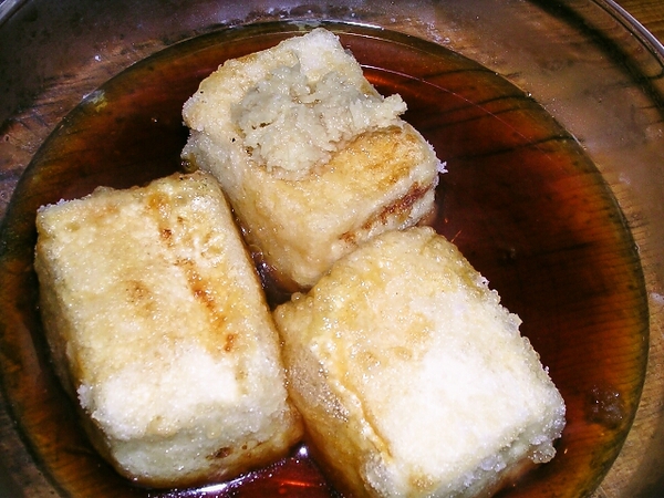 揚げ出し豆腐　しょうが乗せ　つゆは昆布でダシとってみりんと醤油で薄甘め　こりゃ最高