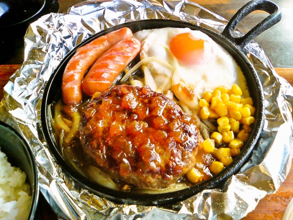 大垣市の「コロンボセカンド」の「ジンジャーハンバーグ」