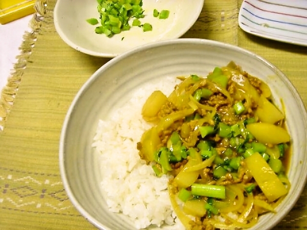先日，NHKためしてガッテンで紹介されていた「大根葉カレー」を作ってみました。不思議な食感・美味しかっ