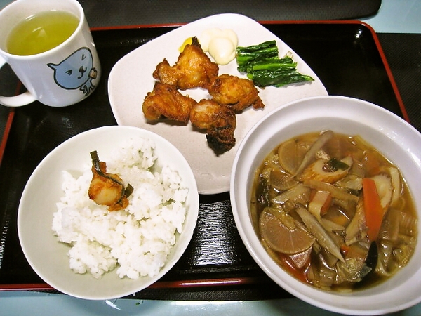 から揚げ定食と野菜スープ