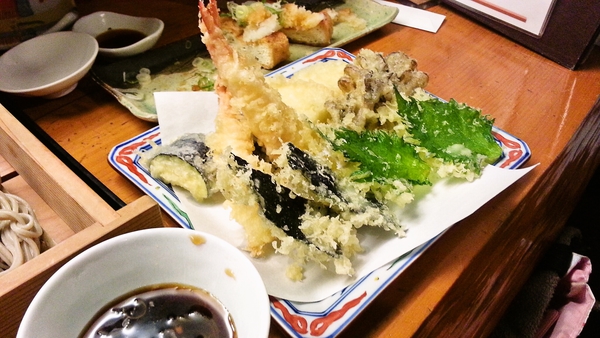 へぎ蕎麦とセットの天ぷら