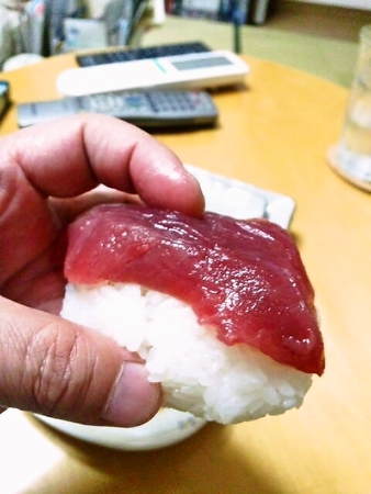 房州寿司、単なるマグロもこの大きさｗ