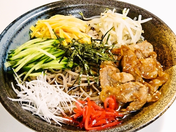 冷やしスタミナ蕎麦