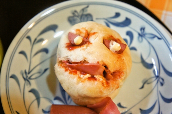 食欲なくす！？ちょっとグロいけど子供にウケるパン