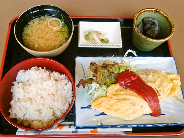 丹波茶屋＠福知山駅北口前の日替わり定食（メインはミンチオムレツ）