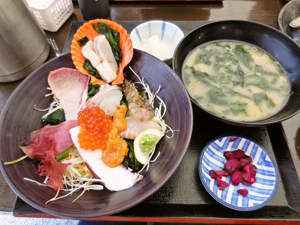 超 美味しく変換 徳島うずしお漁港 海鮮丼