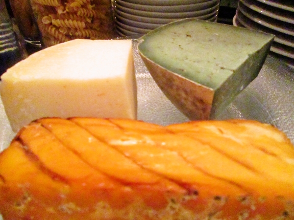 ジョンデイビスが造る沖縄県産チーズ3種/ルボングー・那覇