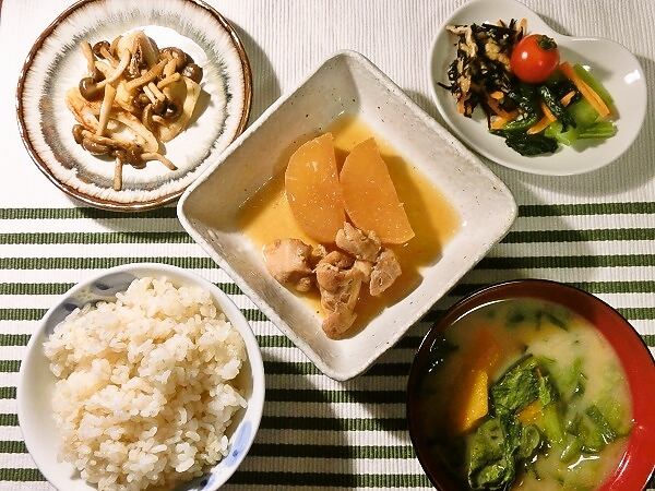 大根と鶏肉の煮物の晩ごはん