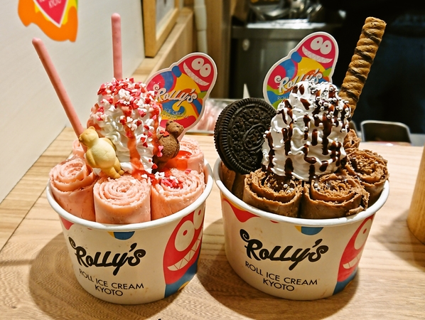 Ｒｏｌｌｙ’s＠京都タワー１Fのロールアイスクリーム