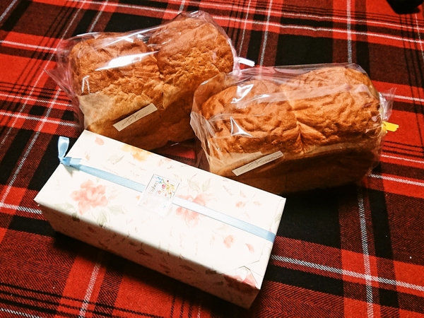 ８年待って届いた天使のパン・ケーキの食パン＆バウムクーヘン