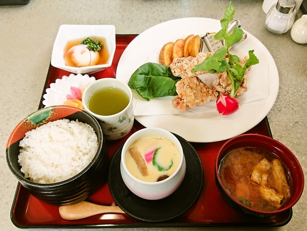 トレランツ美奈登＠京丹波町の「からあげ定食」（茶碗蒸し付き）