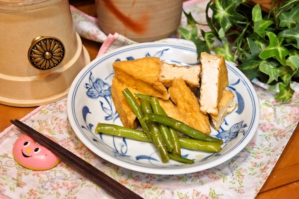 厚揚げとインゲンの煮物