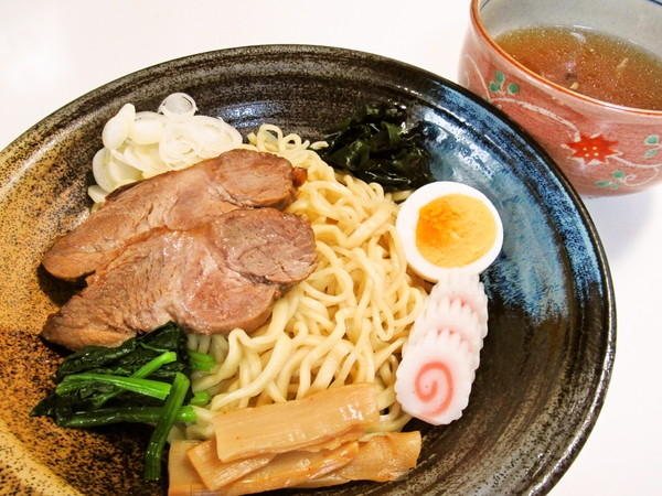 手作りチャーシューの醤油つけ麺