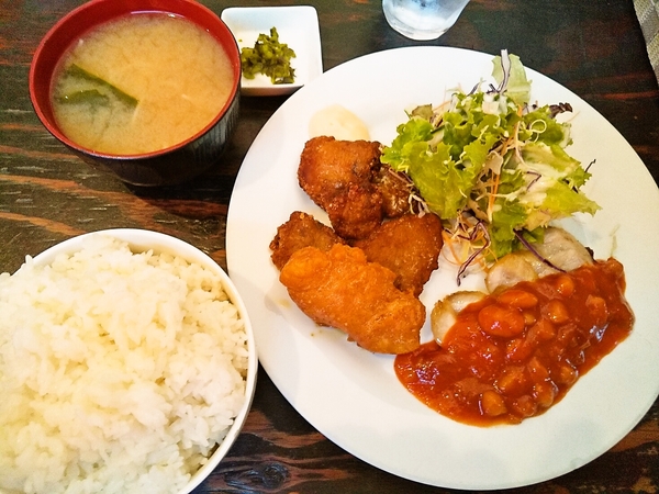 魚、肉盛り合わせランチ