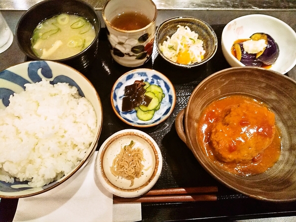 煮込みハンバーグランチ