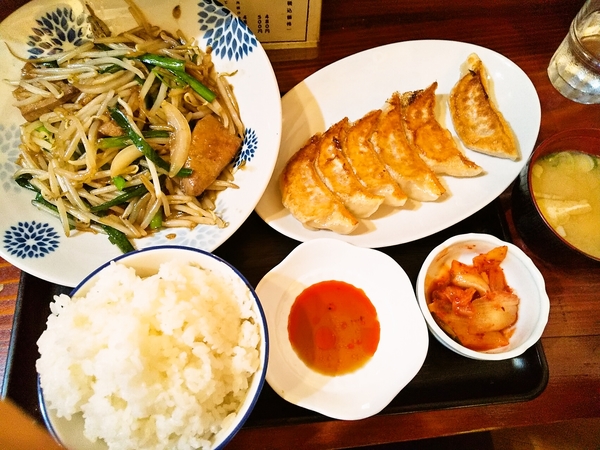 レバニラ・餃子定食