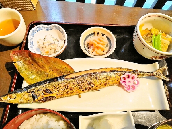 秋刀魚定食