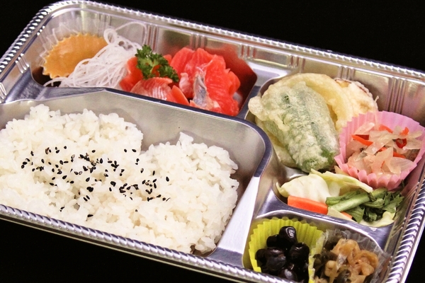 ニジマスのあらい弁当