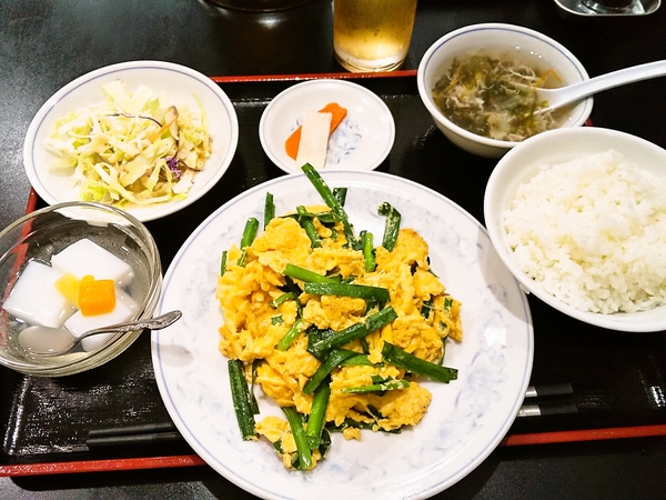 ワンコインのニラ玉定食