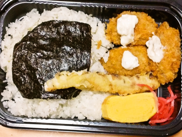 税込200円のカキフライ弁当