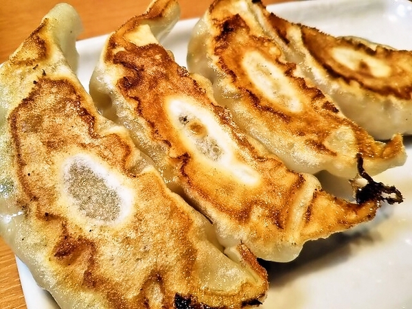 餃子の焼き方、美味しそうでしょう♪