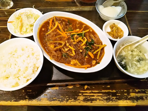 大ボリュームの麻婆春雨