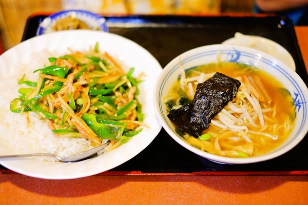 ラーメンと青椒肉絲