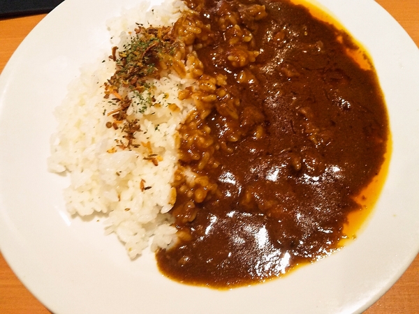 安楽亭のワンコイン牛すじカレー