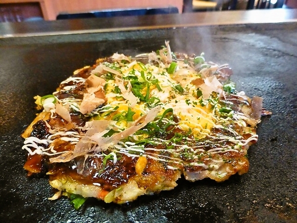 舞焼き　フカフカ具材が大きなお好み焼き旨い