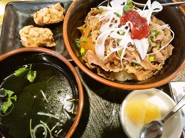 焼肉店の牛丼