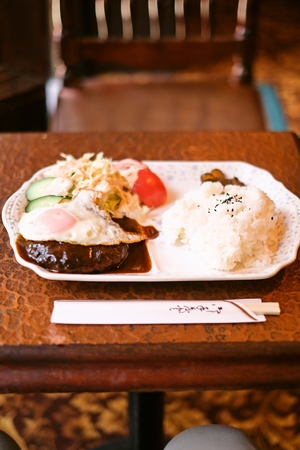 ハンバーグ定食