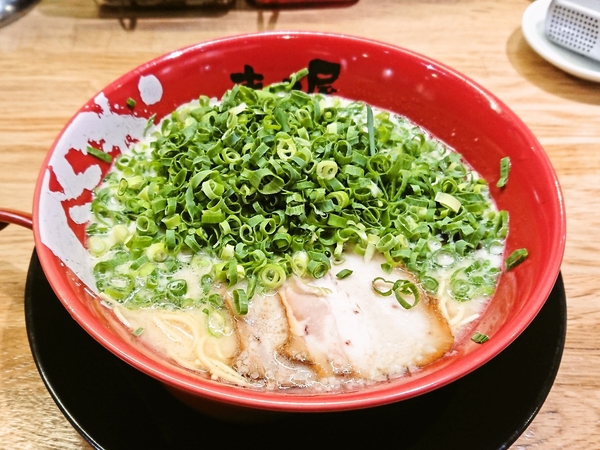 まこと屋の青ねぎ牛じゃんラーメン