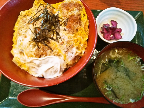 玉子たっぷりのカツ丼