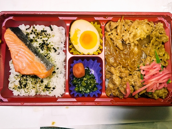牛鮭弁当