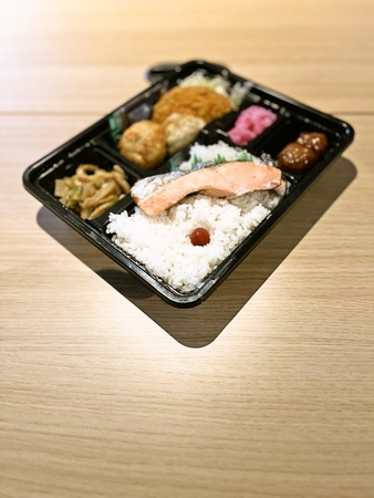 鮭弁当