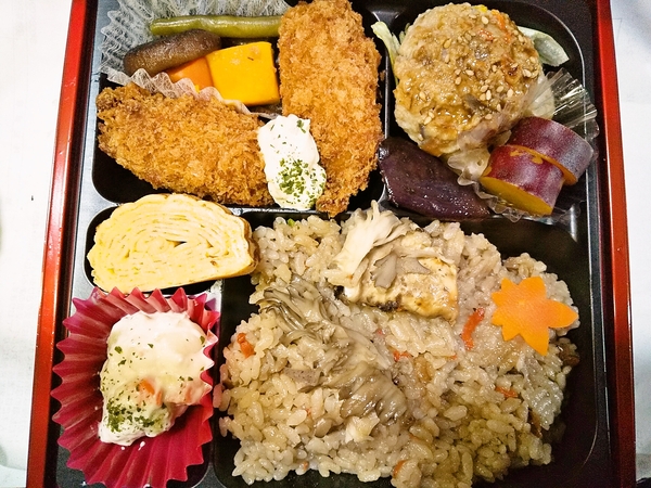 牡蠣フライと舞茸ご飯弁当